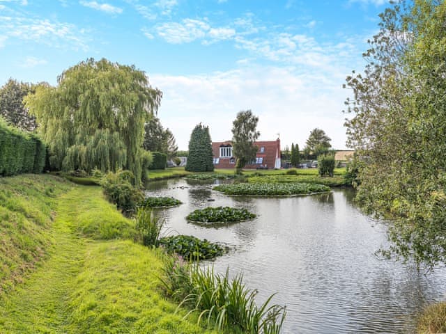 Surrounding area | Wren - Alvingham Fishing Lakes, Louth