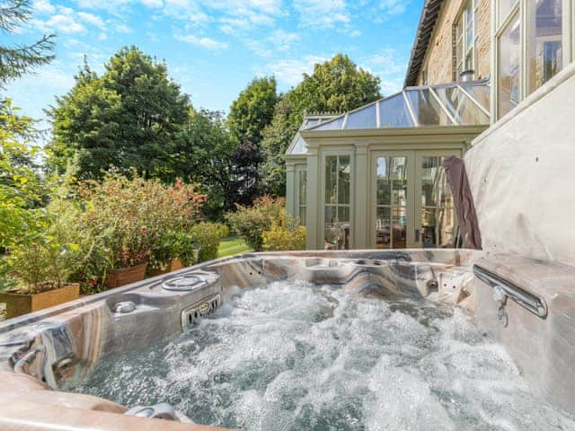 Jacuzzi | Gadley House East Wing, Buxton