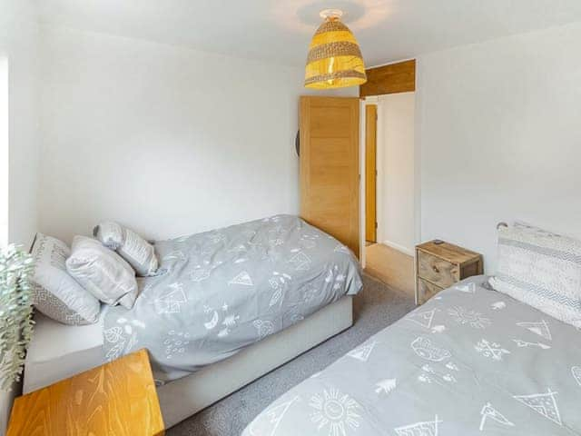 Twin bedroom | Watersedge Retreat, Milnthorpe