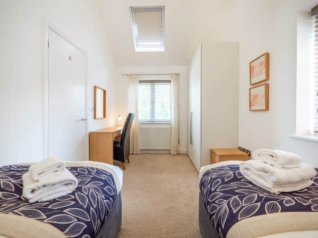 Twin bedroom | The Valley - Villa Gallery - The Valley Cottages, Carnon Downs, near Truro