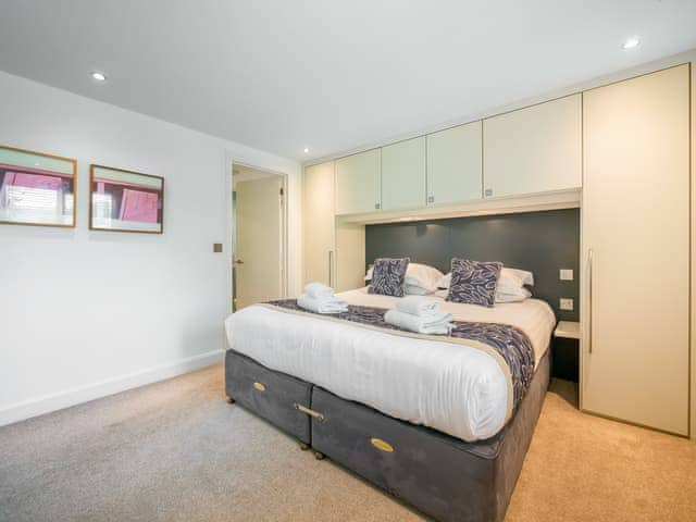 Double bedroom | The Valley - Villa Gallery - The Valley Cottages, Carnon Downs, near Truro