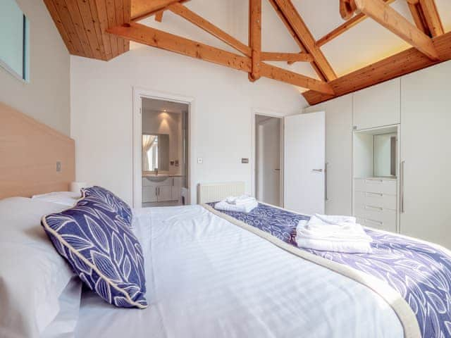 Double bedroom | The Valley - The Haven - The Valley Cottages, Carnon Downs, near Truro