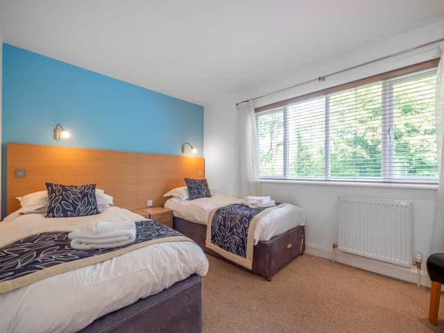 Twin bedroom | The Valley - The Haven - The Valley Cottages, Carnon Downs, near Truro