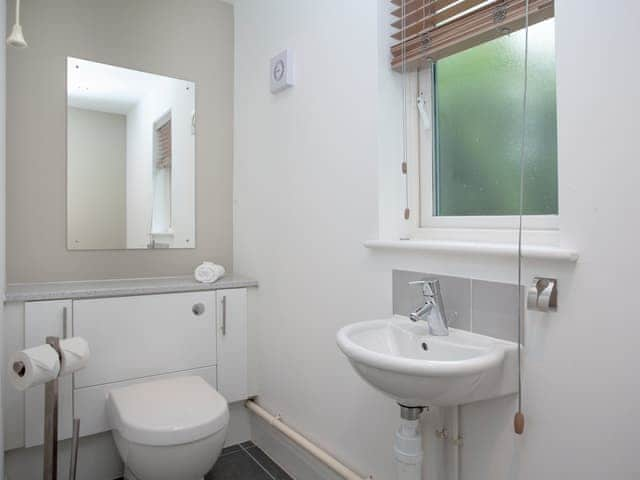 Bathroom | The Valley - The Haven - The Valley Cottages, Carnon Downs, near Truro