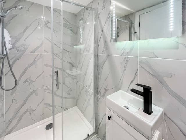 Shower room | The Cabin - Pagham Retreats, Pagham, near Bognor Regis 