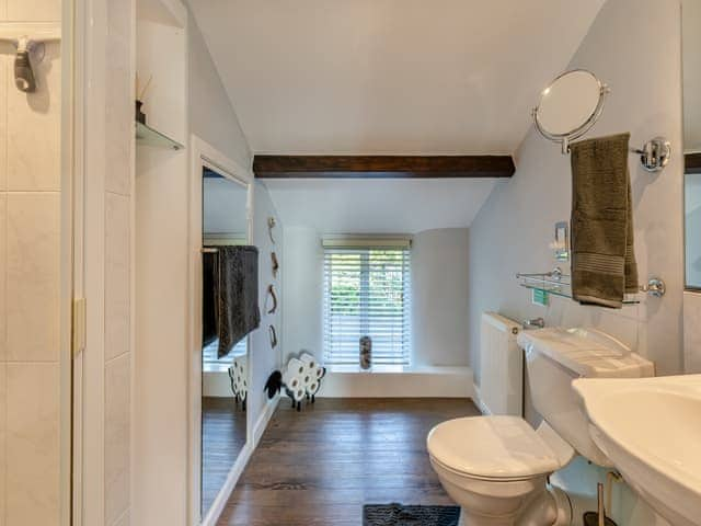 Ensuite shower room | The Farmhouse, Ley Farm, Yarcombe