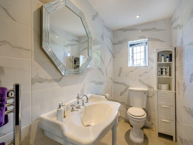 Bathroom | River View, Marlow