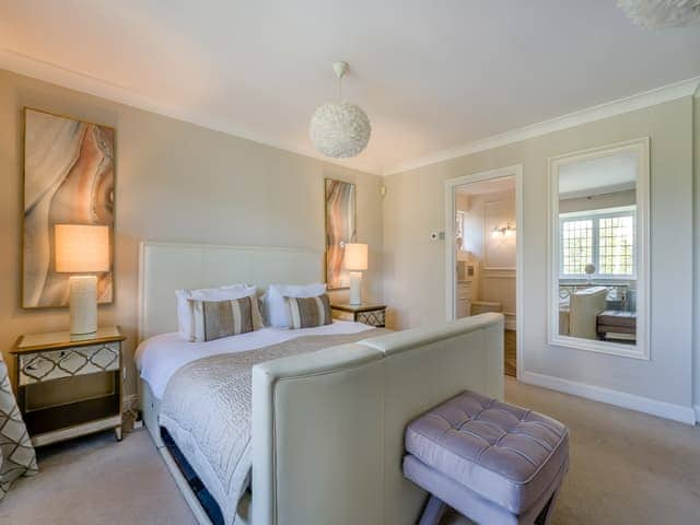 Double bedroom | River View, Marlow