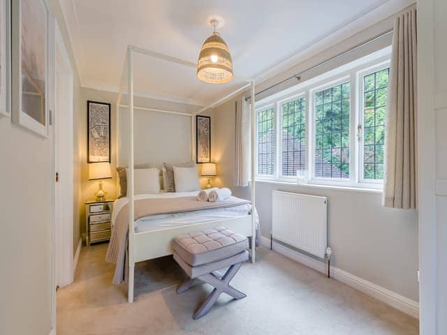 Double bedroom | River View, Marlow