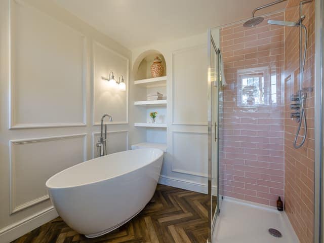 Bathroom | River View, Marlow