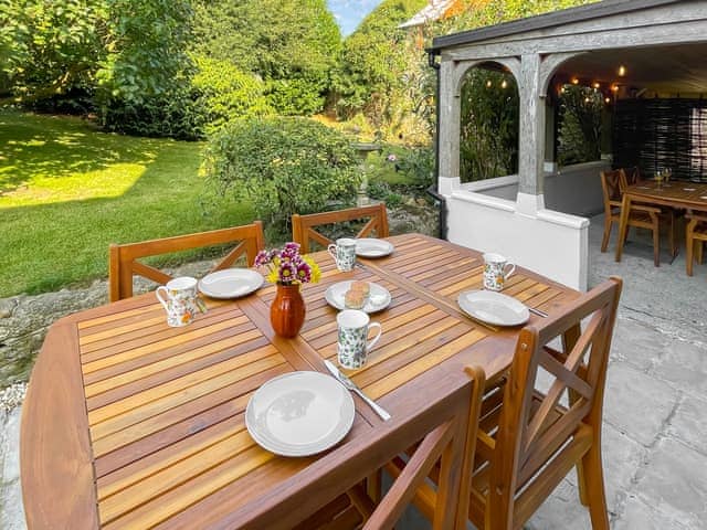 Outdoor eating area | The Farmhouse, Ley Farm, Yarcombe