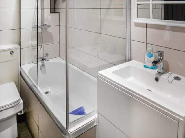 Bathroom | Grosvenor Apartment, Jesmond, near Newcastle upon Tyne