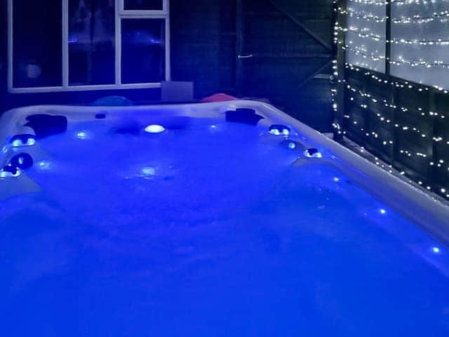 Hot tub | The Paddock, Sloothby. near Skegness