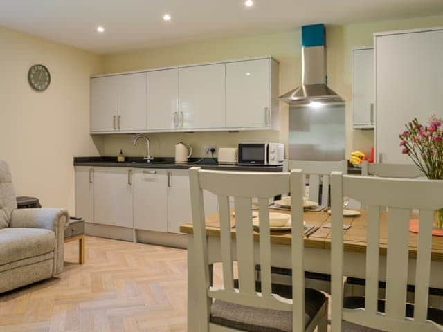 Kitchen | Aberfoyle Apartment 3 - Holly - Loch Apartments, Aberfoyle