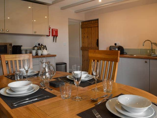 Kitchen/diner | Horseshoe Cottage - Launceston Retreats, Launceston