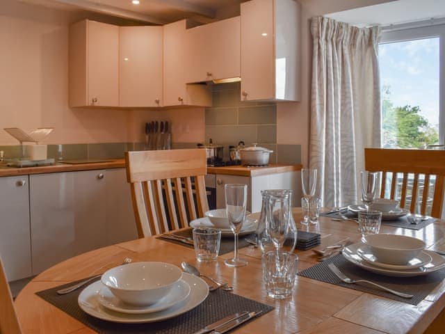 Kitchen/diner | Horseshoe Cottage - Launceston Retreats, Launceston