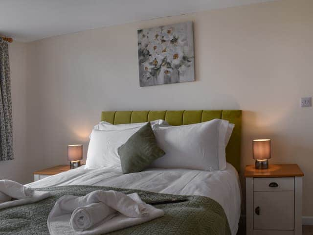 Double bedroom | Horseshoe Cottage - Launceston Retreats, Launceston