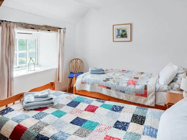 Twin bedroom | Mains Side - Mains Farm, Crosby Garrett, near Kirkby Stephen