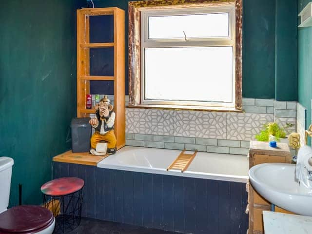 Bathroom | Kent House, Skegness