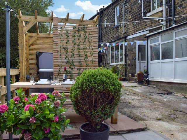 Outdoor area | The Nellie Nook, Greenfield, near Saddleworth