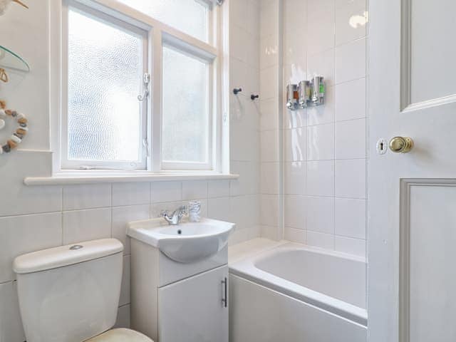 Bathroom | High View House, Walton on the Naze