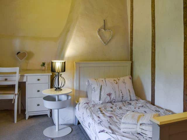 Single bedroom | Forge Cottage, Cullompton