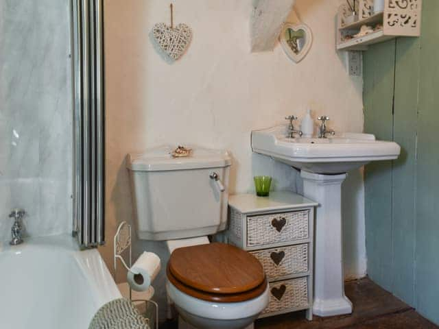 Bathroom | Forge Cottage, Cullompton