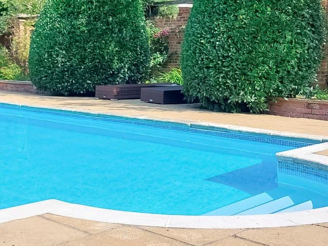 Swimming pool | Barn House, Aubourn