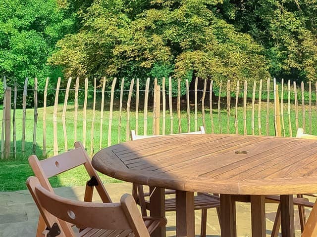 Sitting-out-area | Barn House, Aubourn