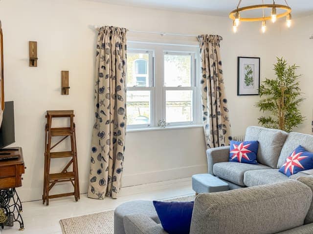 Living area | Top Deck - Seaside Getaways, Ventnor