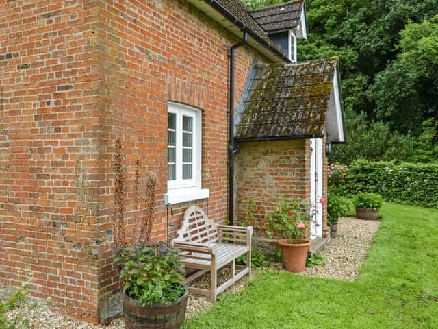 Sitting-out-area | Bankside Cottage, Revesby, near Boston