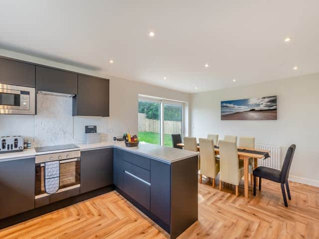 Kitchen | The Caddy&rsquo;s Lodge - The Drive Cottages, Bamburgh