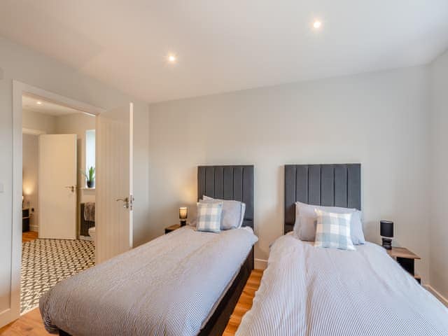 Twin bedroom | The Caddy&rsquo;s Lodge - The Drive Cottages, Bamburgh