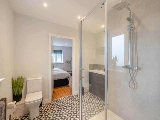 Bathroom | The Caddy&rsquo;s Lodge - The Drive Cottages, Bamburgh