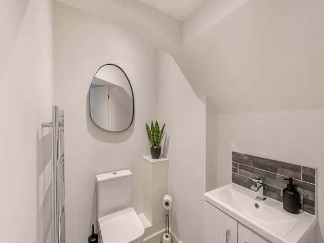 Bathroom | The Caddy&rsquo;s Lodge - The Drive Cottages, Bamburgh