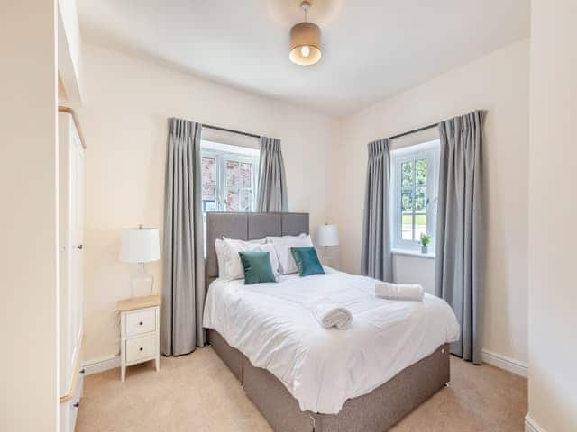 Double bedroom | No 7 - Cheltenham - Tedsmore Hall Estate Properties, Oswestry