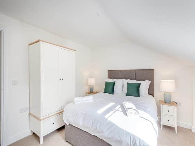 Double bedroom | No 7 - Cheltenham - Tedsmore Hall Estate Properties, Oswestry