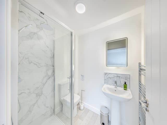 Bathroom | No 7 - Cheltenham - Tedsmore Hall Estate Properties, Oswestry