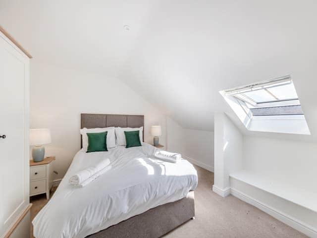 Double bedroom | Tedsmore Hall Estate properties - No 2 - Chepstow - Tedsmore Hall Estate Properties, Oswestry