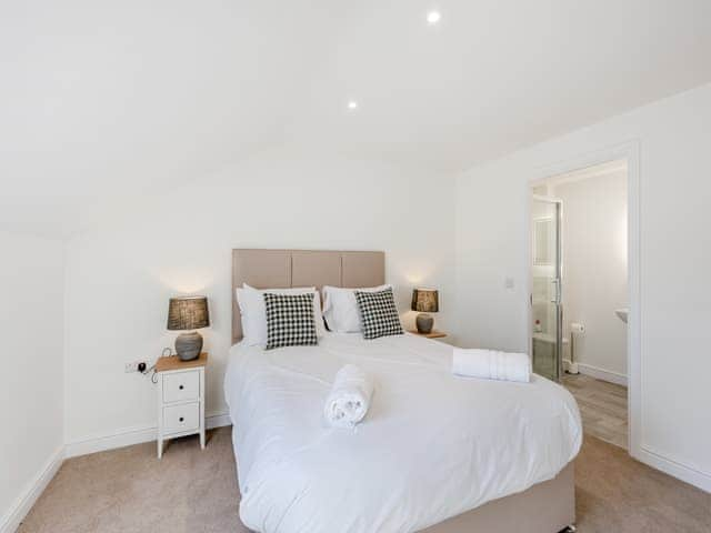 Double bedroom | Tedsmore Hall Estate properties - No 2 - Chepstow - Tedsmore Hall Estate Properties, Oswestry