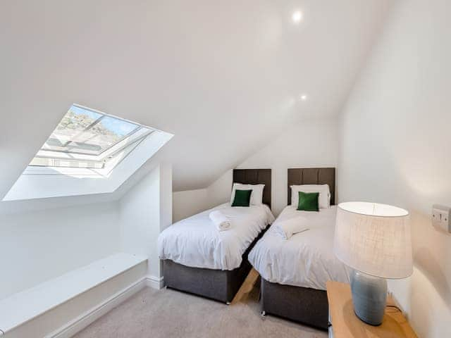 Twin bedroom | Tedsmore Hall Estate properties - No 2 - Chepstow - Tedsmore Hall Estate Properties, Oswestry