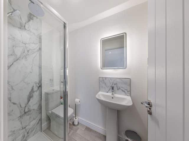 Bathroom | Tedsmore Hall Estate properties - No 2 - Chepstow - Tedsmore Hall Estate Properties, Oswestry