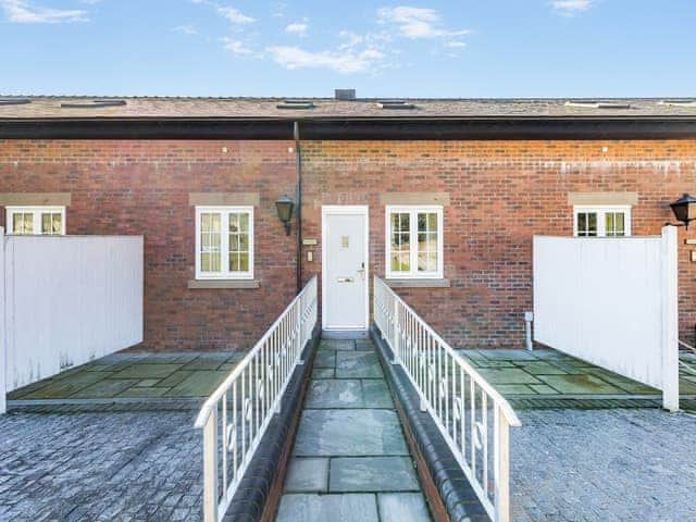 Exterior | No 8 - The Stables - Tedsmore Hall Estate properties - Tedsmore Hall Estate Properties, Oswestry