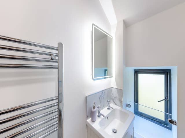 Bathroom | Saddle - Tedsmore Hall Estate Properties, Oswestry