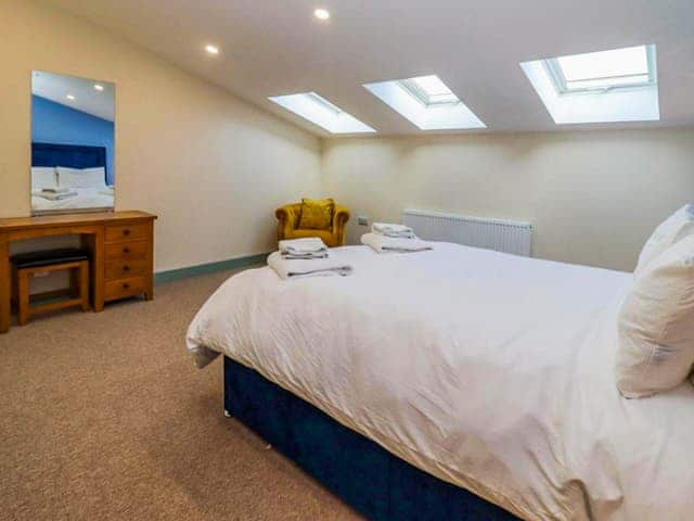 Double bedroom | Bears Court Unit 2 - Bears Court, Little Rissington