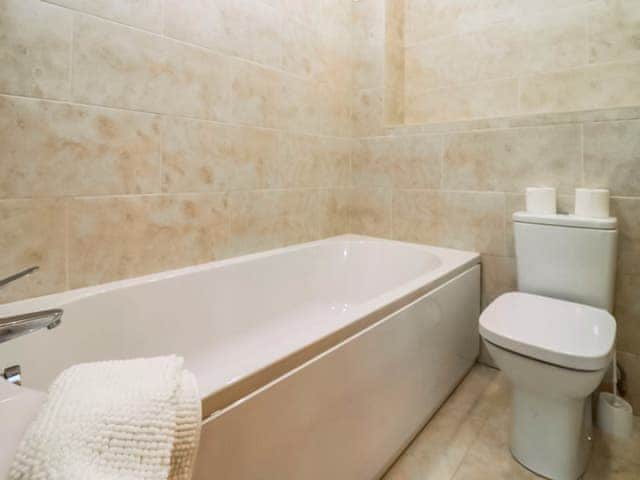 Bathroom | Bears Court Unit 2 - Bears Court, Little Rissington