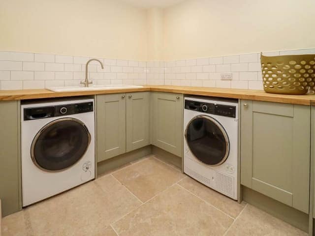 Utility room | Bears Court Unit 3 - Bears Court, Little Rissington