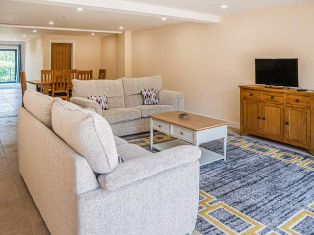 Living area | Bears Court Unit 7 - Bears Court, Little Rissington