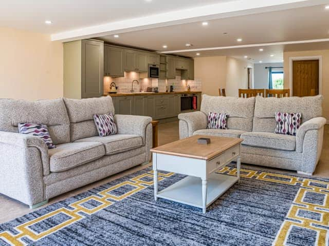 Living area | Bears Court Unit 7 - Bears Court, Little Rissington