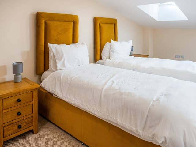 Twin bedroom | Bears Court Unit 7 - Bears Court, Little Rissington